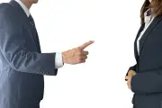 人前で注意する人の心理と特徴、上手な対処法を解説