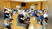 高知市開発「いきいき百歳体操」県内外で広がる 高齢者の筋力向上に効果