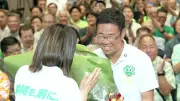 沖縄知事に古謝氏初当選「沖縄を前に進めていく」 復帰後初の知事に