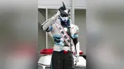 ご当地ヒーロー「サカナマン」が一日署長、交通安全を訴え