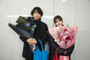松村北斗&今田美桜、『白鳥とコウモリ』クランクアップ写真解禁　豪華キャストの晴れやかな表情