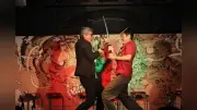 大葉健二さん追悼「還暦祭19」開催、盟友・新堀和男さんが車椅子で駆けつけ
