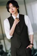道枝駿佑、『Oggi』人気スーツ企画に2年8ヶ月ぶりソロ登場　転職先で後輩と再会する役柄