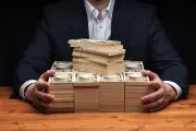 月10万円の積立で1億円到達は可能か？新NISA活用法を試算