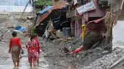 ネパール土石流1週間、千人超死亡・4千人不明 国際社会の支援拡大を