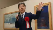 首相官邸に飾られた絵画も展示、西田眞人作品展が豊岡で開催中