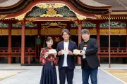 織田裕二、太宰府天満宮で『踊る大捜査線』ヒット祈願 参拝客から「あおしまー！」の声