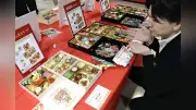 「推し活」取り込むコラボおせち、各社が販売競争 市場拡大続く