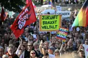 独各地で極右AfDに抗議デモ、15万人参加 活動禁止求め