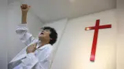 「生まれ変わって真面目に生きとる人間が、なんで死ななあかんねん！」酒断ち改心の元郵便局員を襲った肺がん
