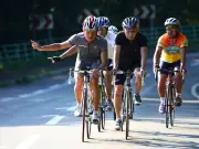 自転車の安全な乗り方、青切符導入で注目 左足着地やライト活用のコツ