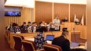 アロハシャツで庄内町議会開会、ホノルル友好都市記念