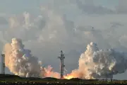 スペースX「スターシップ」、初の地球周回軌道到達 衛星26基放出後太平洋に着水