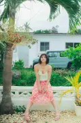 すみぽん、ブラトップ姿の未掲載カット公開 12キロ増量の“ムチボディ”話題の1st写真集から