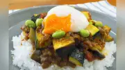 夏野菜たっぷり「トマトキーマカレー」 さっぱり味で暑さ乗り切り