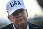 トランプ氏、燃料不足の原因はゼレンスキー氏と批判 ロシア製油所攻撃停止求める