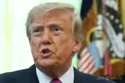 トランプ氏、イランへの「激しい」攻撃を表明 報復措置も示唆