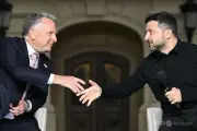 米特使とクシュナー氏、キーウ初訪問 ゼレンスキー氏と和平協議