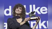 ベネチア映画祭、金獅子賞は「ウーマン・アンノウン」 日本作品は受賞ならず