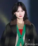 山下美月、秋めくチェック柄コートで堂々ランウェイ ガルアワ登場