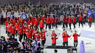 アジア大会閉会式、世界新の大橋信が旗手 マツケンサンバ２でフィナーレ