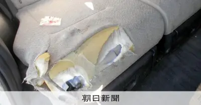 クマが駐車中の車に侵入し座席を引き裂く　住民にけがなし　北海道清里町