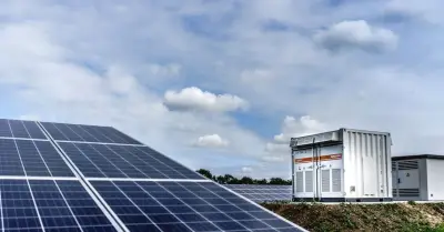 蓄電池やDRの運用状況を分析、第4回「分散型エネルギー推進戦略ワーキンググループ」
