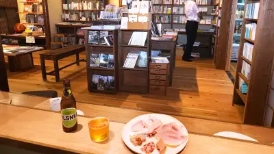 「ハムと本と、」に深い意味 大阪・池田の私設公民館が生む予期せぬ出会い