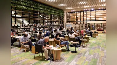 広島市立中央図書館、駅前移転で入館者数8倍超に…「ついでに立ち寄れる」好評