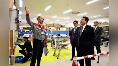 赤沢経産相、島根の研修施設を視察 「山陰から世界を変える勢い」