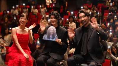 長澤まさみ、インフルで欠席も顔パネルで登壇 柄本佑がメッセージ代読【釜山国際映画祭】