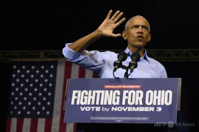 オバマ氏、トランプ政権を「混乱と残酷さ」と痛烈批判 中間選挙控え