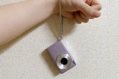 スリコのデジタルトイカメラ、新デザインで登場 レトロな写真が手軽に撮影可能