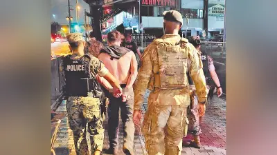 沖縄市コザ地区で米軍憲兵隊が軍人2人を拘束、外出禁止違反の疑い
