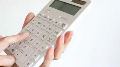 スマホ時代に電卓はなぜ売れ続ける？ カシオ高級モデル完売の理由