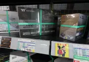定格1650Wの7.5万円電源、Noctuaファン採用の異形知識アダプターが登場！：古田雄介の週末アキバ速報（1/2 ページ）