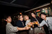 7ORDER、7周年記念写真集の発売決定 台湾でのプライベート旅行のような5人の素顔を収録