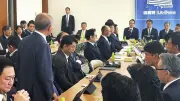 簗農水相、道路予算発言に触れず決意表明 鈴木宗男氏が「人としての矜持」と苦言