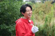 相葉雅紀、自ら育てた新米に感動「お米が立ってる」 ぬかるむ田んぼで稲刈り奮闘