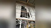 アイシン九州、熊本地震で被災の工場公開 復旧19日に短縮、手すり試験導入