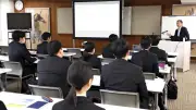 青森公立大が県内企業バスツアー、就職先選びの視野拡大へ