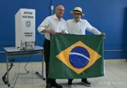 ブラジル大統領選、ルラ氏とフラビオ氏が接戦 決選投票へ