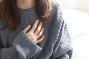 乳がんのサインはしこりだけではない 皮膚のくぼみや乳頭のただれにも注意