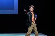 大地真央×長野博『すぐ死ぬんだから』開幕 年齢・性別超え多役演じ分け
