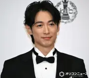 ディーン・フジオカ、ベストフォーマリスト賞受賞 衝撃の「ウェディングドレス」秘話に平原綾香も驚き