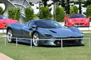 フェラーリ デイトナSP3実車確認、伝説のレーシングカーへのオマージュ