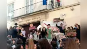 仏高校生デモ激化、未成年ら5000人拘束 手りゅう弾で重傷者も