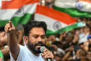 インドの風刺政党「ゴキブリ党」代表を拘束、選管抗議デモ前に