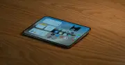 「iPhone Duo」を1週間使って分かった上質さとは？折りたたみスマホの実力を検証
