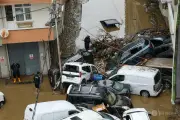 イスタンブールで80年ぶりの豪雨、洪水で3人死亡 5人不明